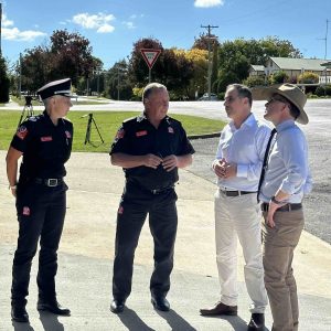 two politicians meet with two fire officers in Uralla. 