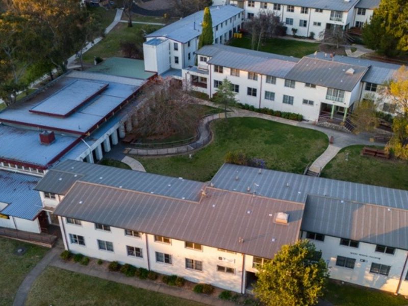 UNE extends accommodation support for regional and disadvantaged students
