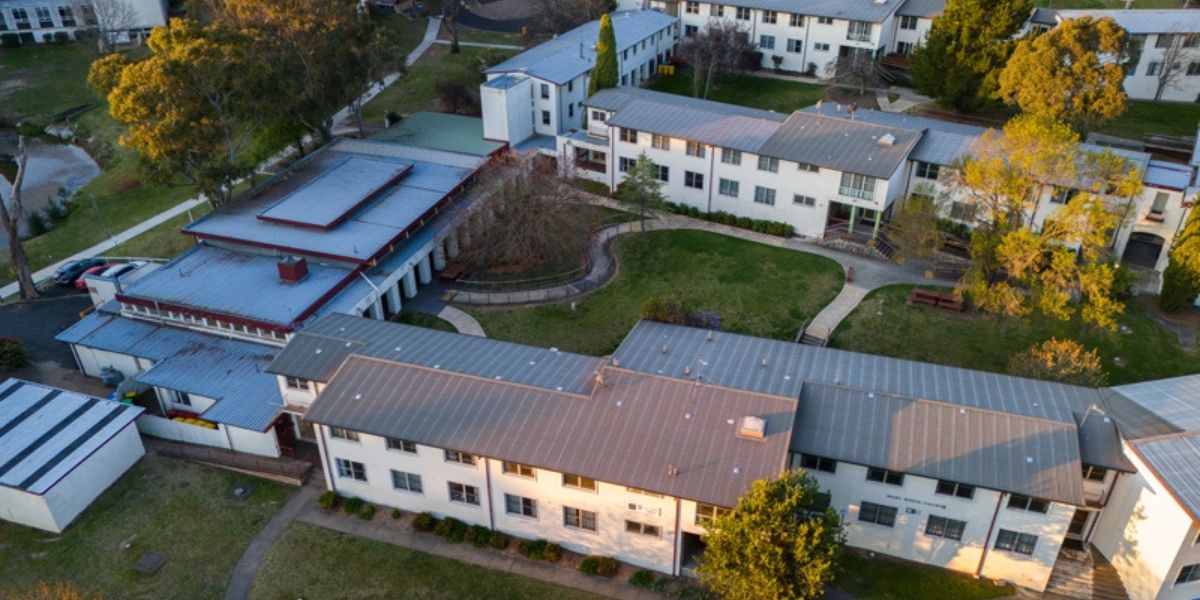 UNE extends accommodation support for regional and disadvantaged students