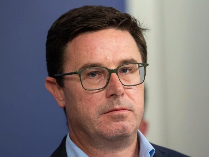 Nationals quit front bench en masse after policy split