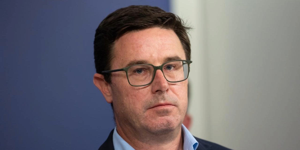 Nationals quit front bench en masse after policy split