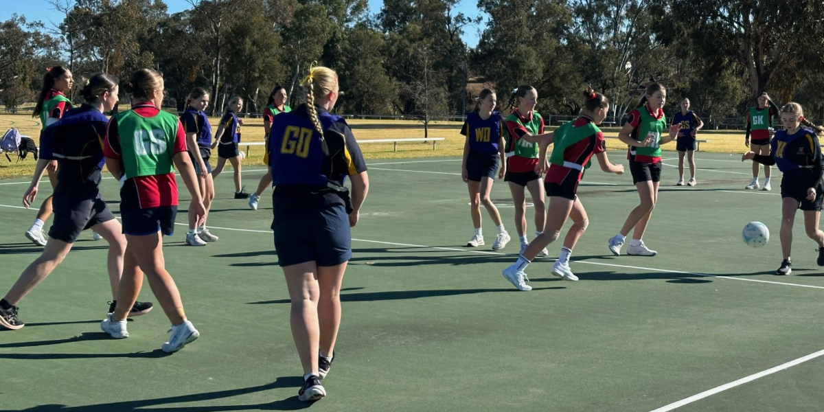 Netballers converge in Inverell