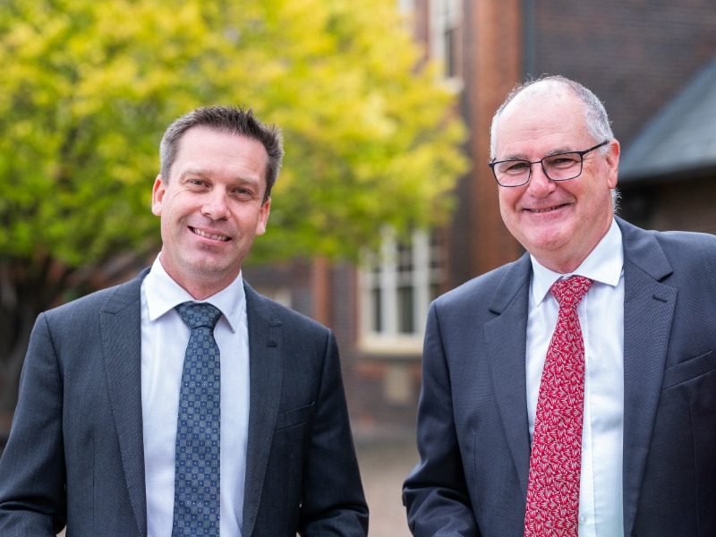 TAS and UNE formalise partnership to strengthen regional education pathways