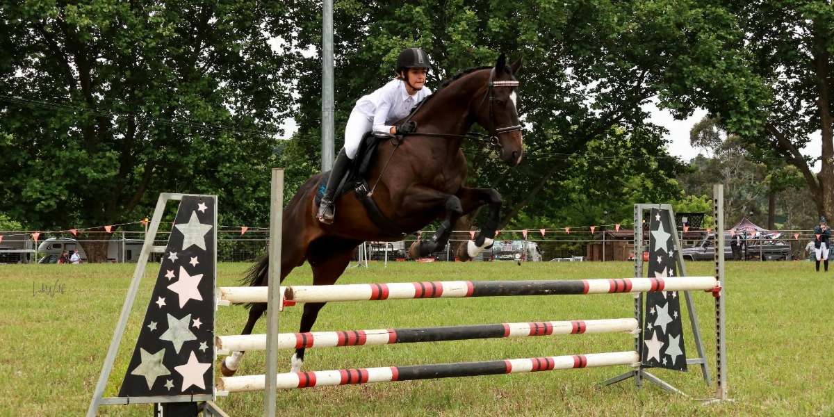 Dorrigo Show offers up chocolate cakes, cattle, cowboys and a dash across the arena