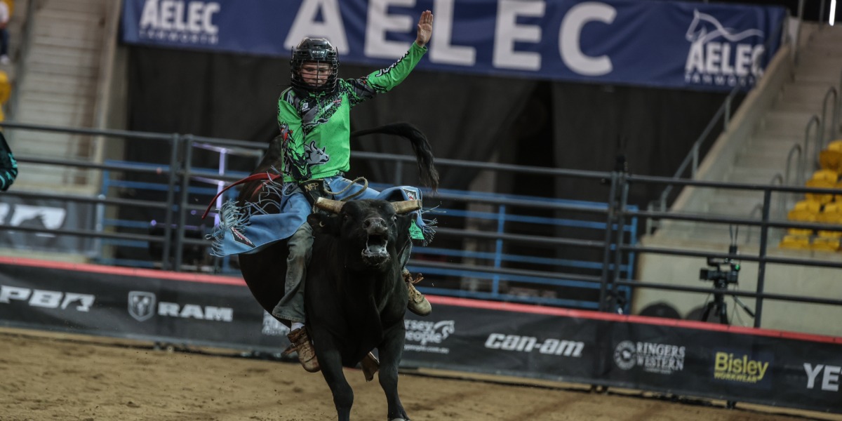 Gunnedah brothers claim bull riding glory in Tamworth