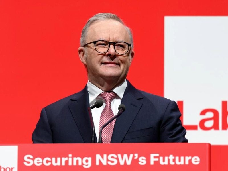 Right-wing rivals locked in ‘race to the bottom’: PM