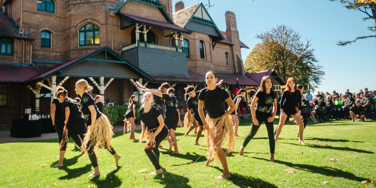 UNE’s Oorala Aboriginal Centre marks 40 years with community day