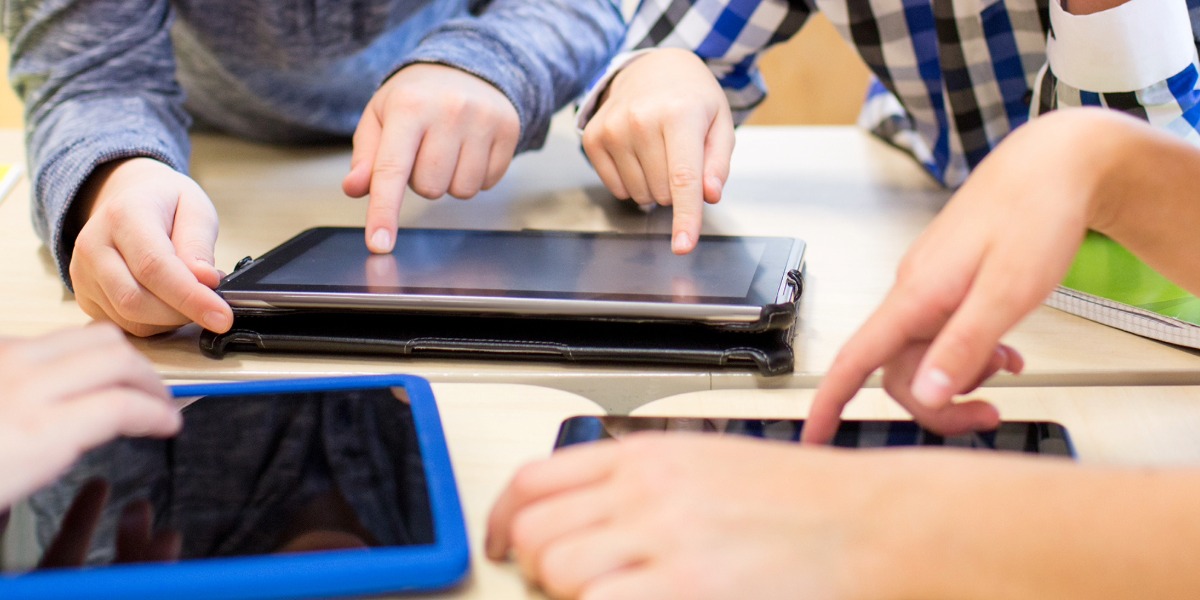 Screen time caps coming to NSW schools