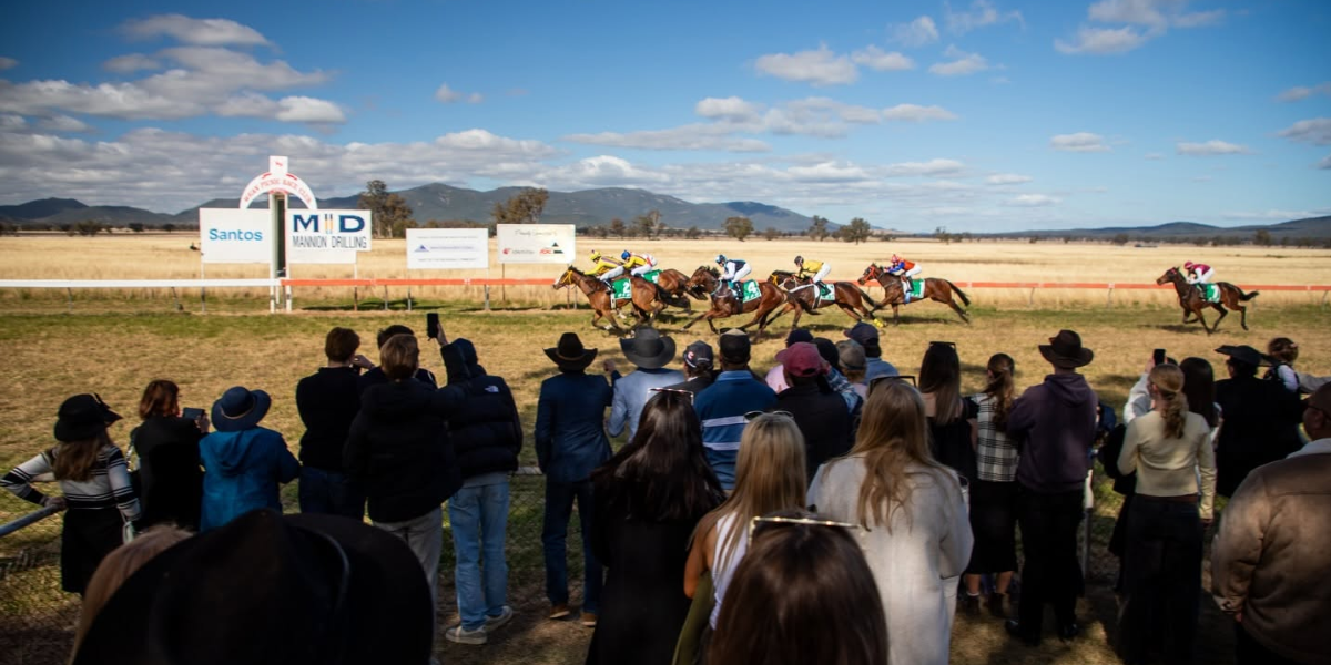 Reindeer races and Christmas cheer as Wean gears up for 96th year on the track